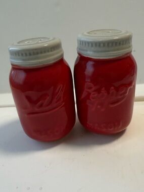 Ball Mason Jar inspired ceramic Salt and Pepper Shakers set